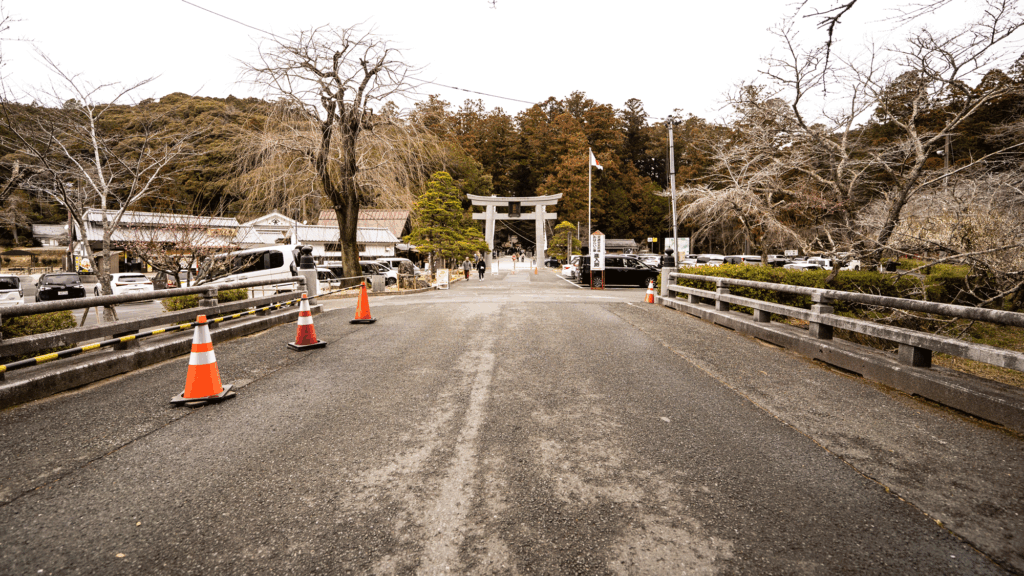 左右に駐車場が